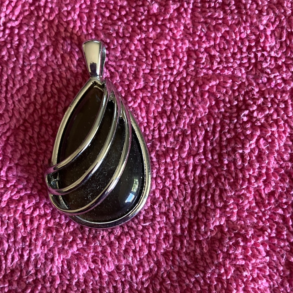 Assorted Pendant Collection - Picture 2 of 9